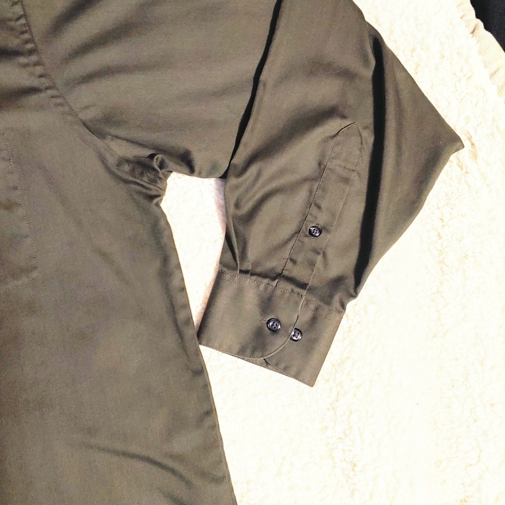 Van Heusen Men's Lux Sateen Sage Green Shirt - Picture 3 of 6